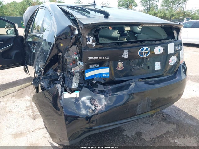 صورة 6 لـ 2013 Toyota PRIUS THREE SE