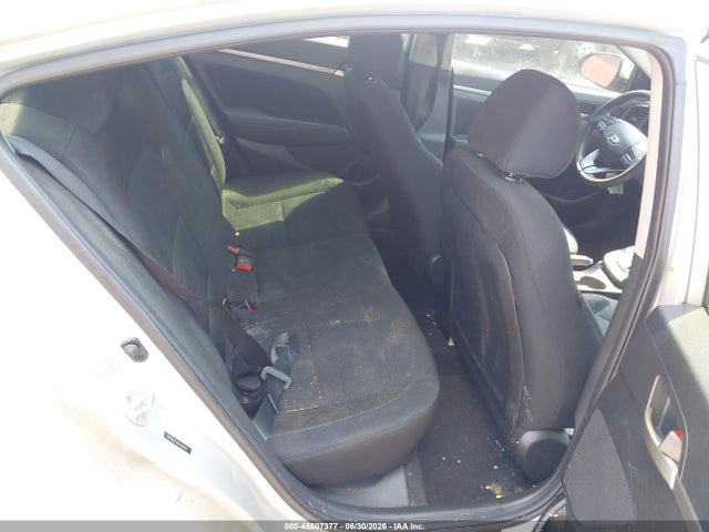 صورة 8 لـ 2019 Hyundai ELANTRA SEL