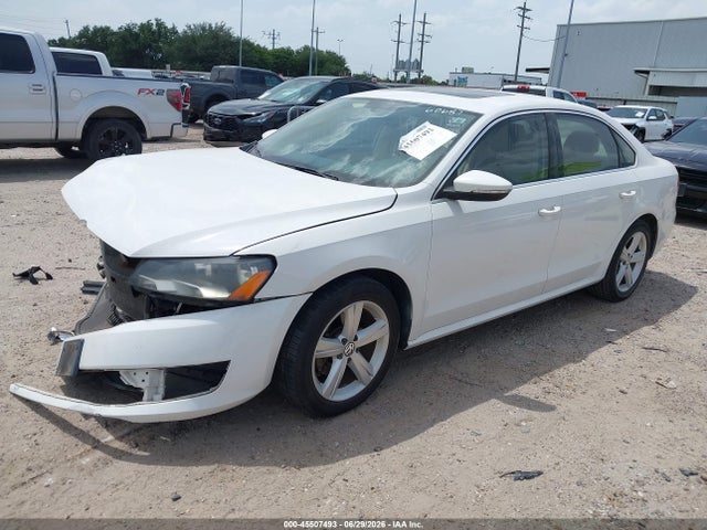 2012 Volkswagen PASSAT 2.5L SE 照片 2