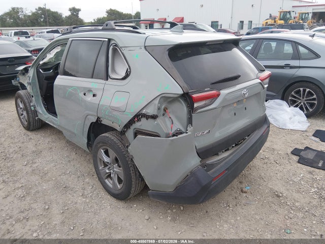 2023 TOYOTA RAV4 XLE 3