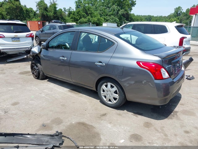 2017 Nissan VERSA 1.6 SV 照片 3