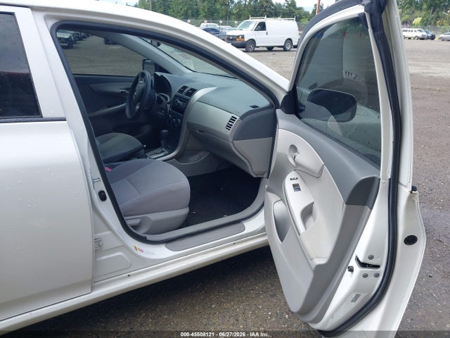 2010 Toyota COROLLA LE photo 5