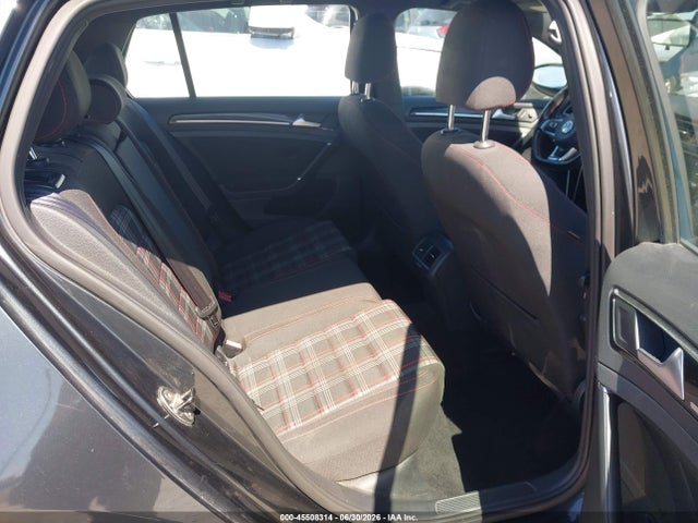 صورة 8 لـ 2015 Volkswagen GOLF GTI 2.0T S 4-DOOR