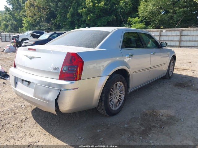 2010 Chrysler 300 TOURING/SIGNATURE SERIES/EXECUTIVE SERIES — фото 4
