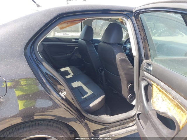 صورة 8 لـ 2010 Volkswagen JETTA LIMITED EDITION