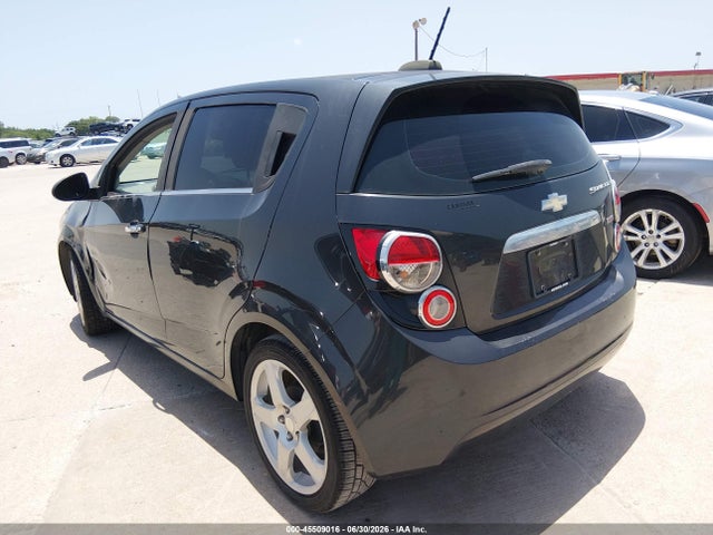 2015 Chevrolet SONIC LTZ AUTO 照片 3