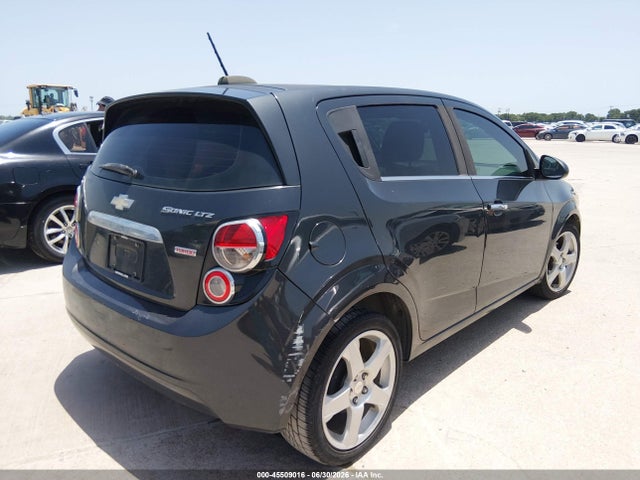 2015 Chevrolet SONIC LTZ AUTO 照片 4