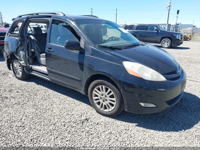 2010 TOYOTA SIENNA XLE