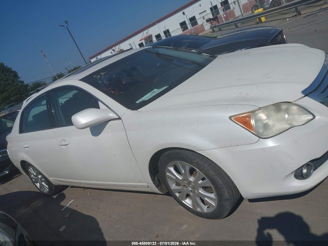 2010 Toyota AVALON XLS thumbnail 13