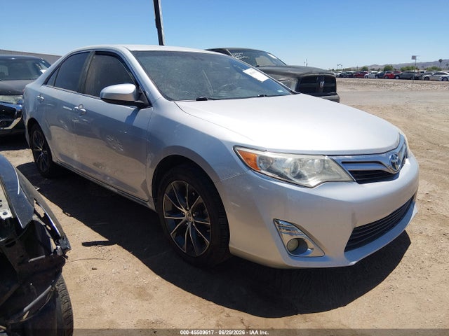 2014 Toyota CAMRY HYBRID XLE photo 1