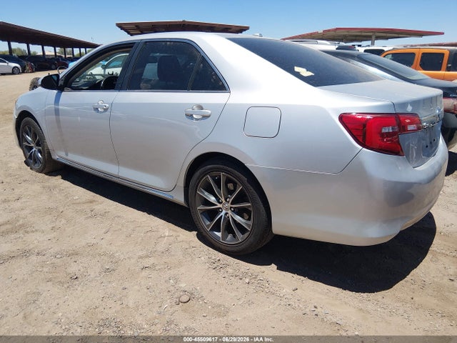 2014 Toyota CAMRY HYBRID XLE photo 3