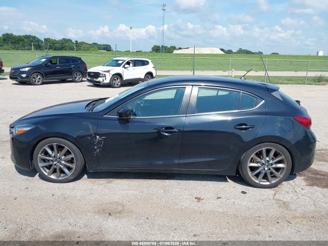 2018 MAZDA MAZDA3 TOURING 14