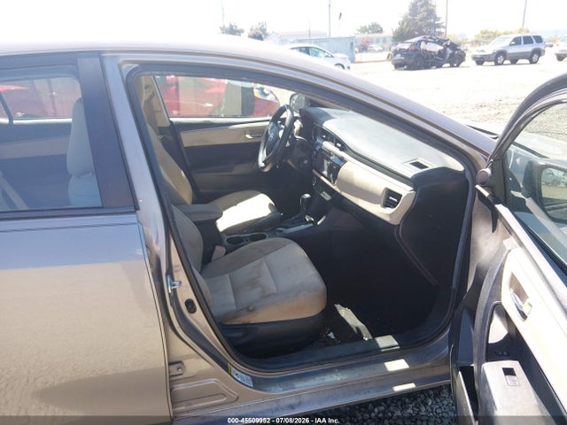 2015 Toyota COROLLA LE photo 5