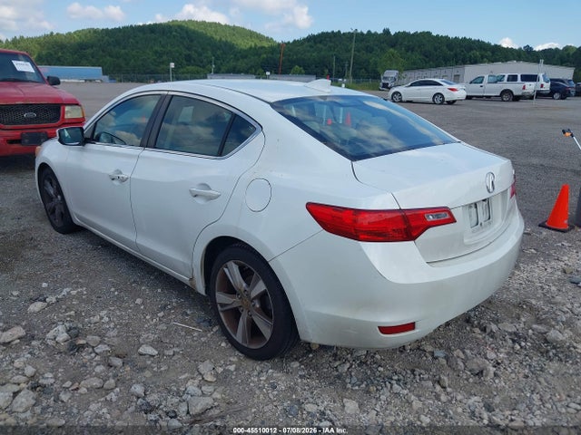 صورة 3 لـ 2013 Acura ILX 2.0L