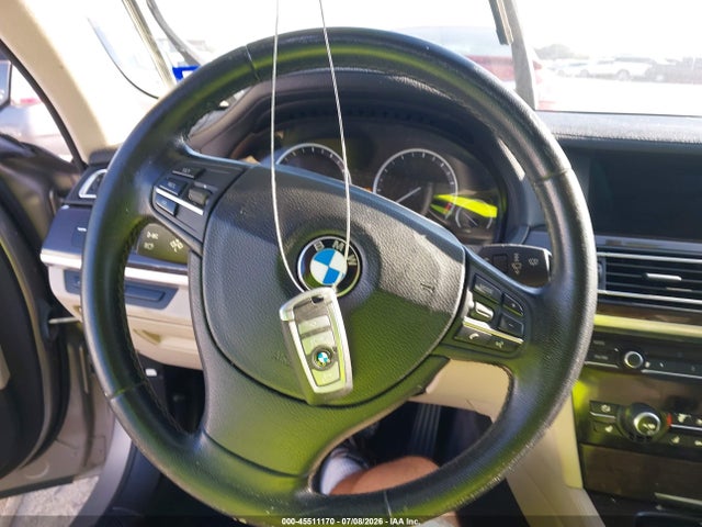 2011 BMW 750I — миниатюра 11