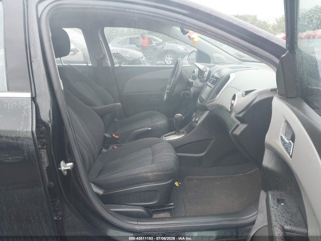 صورة 5 لـ 2016 Chevrolet SONIC LT AUTO