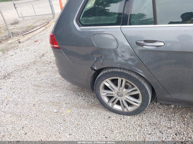 صورة 6 لـ 2015 Volkswagen GOLF SPORTWAGEN TDI SE 4-DOOR