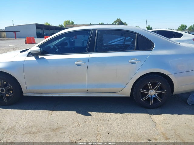 صورة 6 لـ 2011 Volkswagen JETTA 2.5L SE