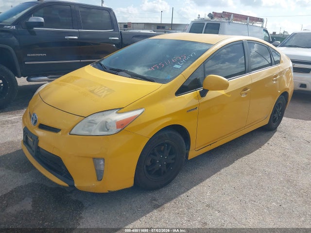 صورة 2 لـ 2013 Toyota PRIUS TWO