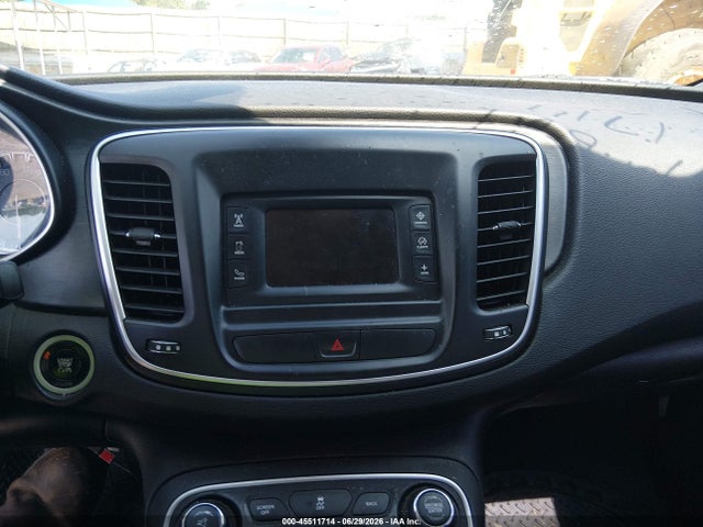 2015 Chrysler 200 LIMITED — миниатюра 13