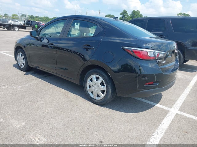 2019 Toyota YARIS L photo 3