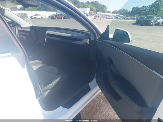 صورة 5 لـ 2025 Tesla MODEL 3 LONG RANGE REAR-WHEEL DRIVE/STANDARD REAR-