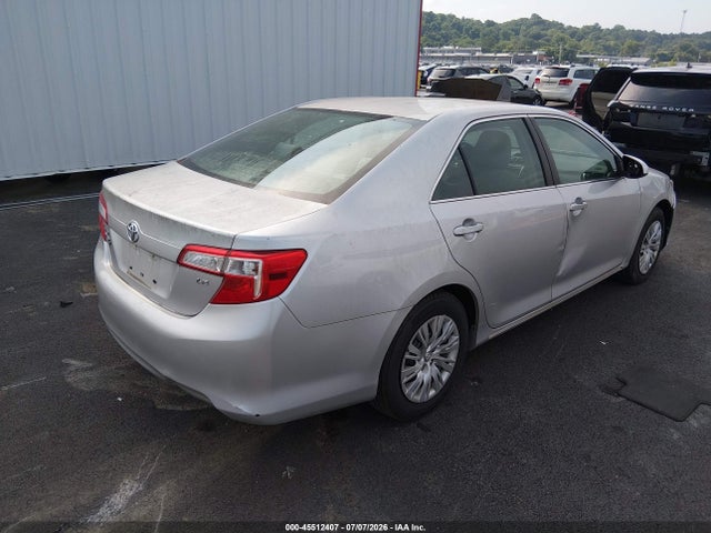 2013 Toyota CAMRY LE photo 4