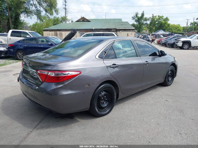 2017 Toyota CAMRY LE — фото 4