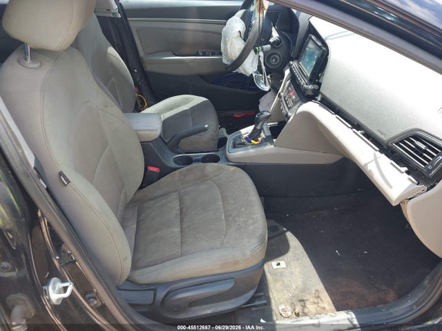 صورة 5 لـ 2017 Hyundai ELANTRA SE