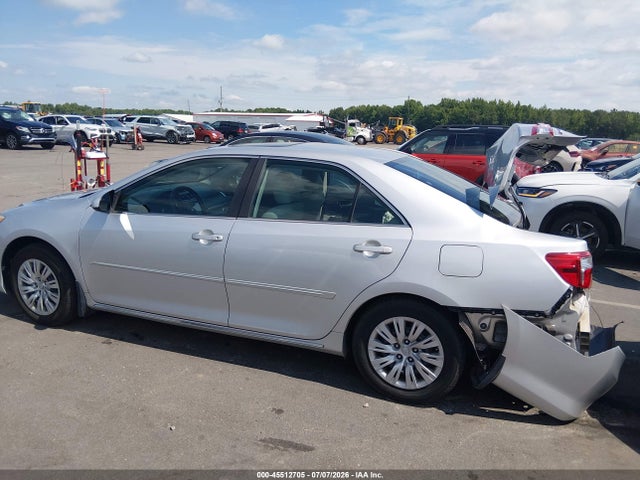 صورة مصغرة 15 لـ 2013 Toyota CAMRY LE