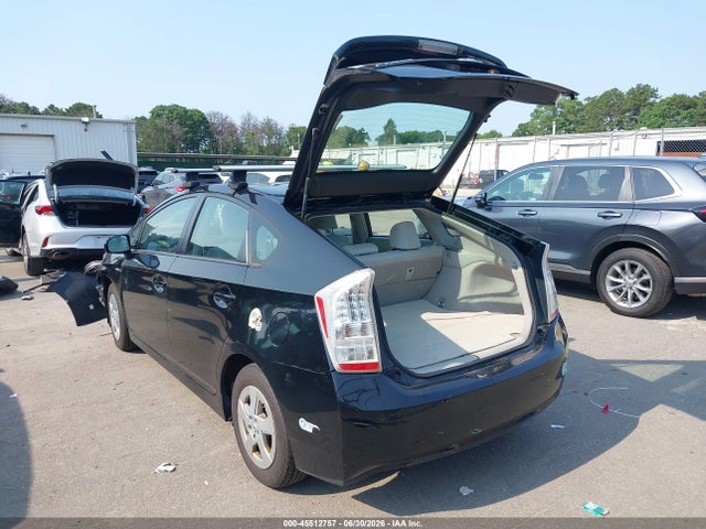 2010 Toyota PRIUS III photo 3