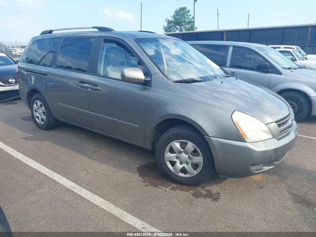 2010 KIA SEDONA LX