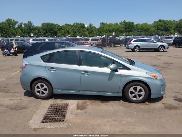 2014 Toyota PRIUS TWO — миниатюра 13