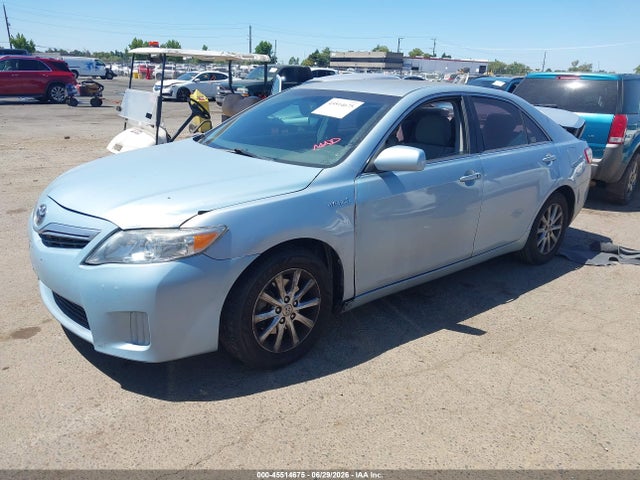 2010 Toyota CAMRY HYBRID photo 2
