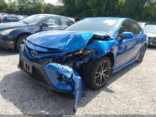 2018 Toyota CAMRY SE — фото 2