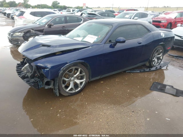 صورة 2 لـ 2017 Dodge CHALLENGER SXT PLUS