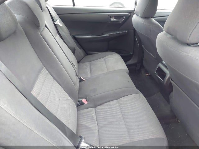 2015 Toyota CAMRY HYBRID LE photo 8