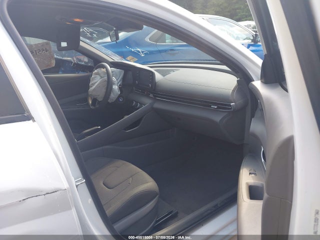 صورة 5 لـ 2026 Hyundai ELANTRA SE