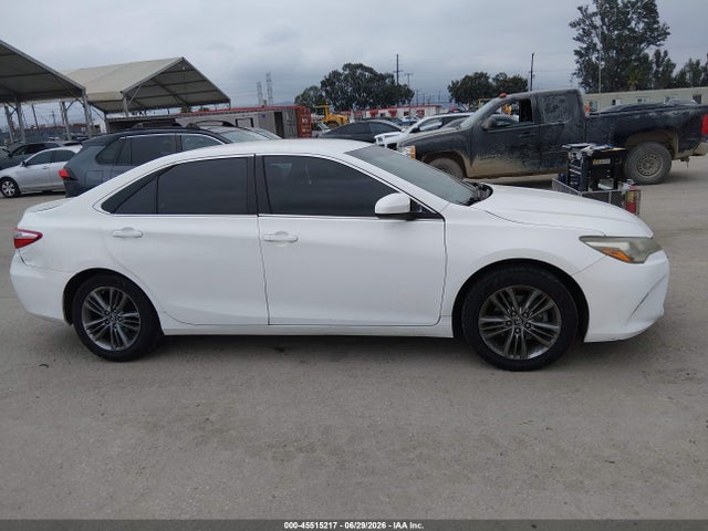 2017 TOYOTA CAMRY SE 16