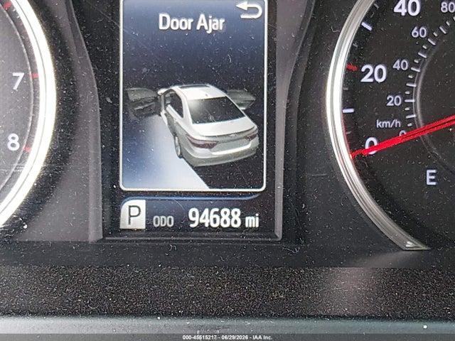 2017 TOYOTA CAMRY SE 18