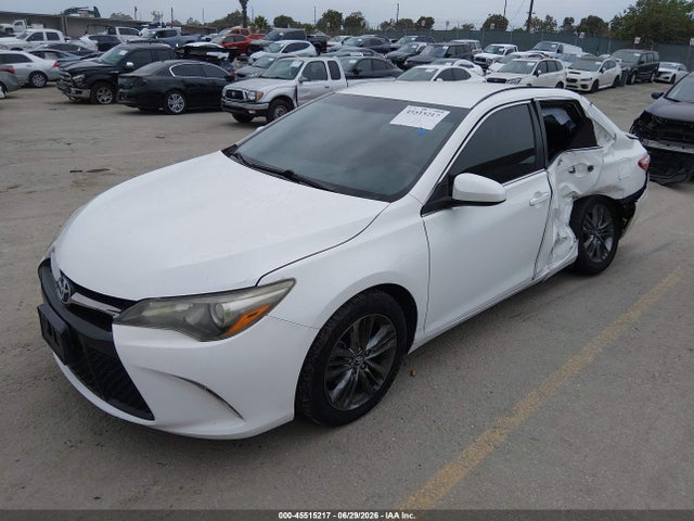 2017 TOYOTA CAMRY SE 2