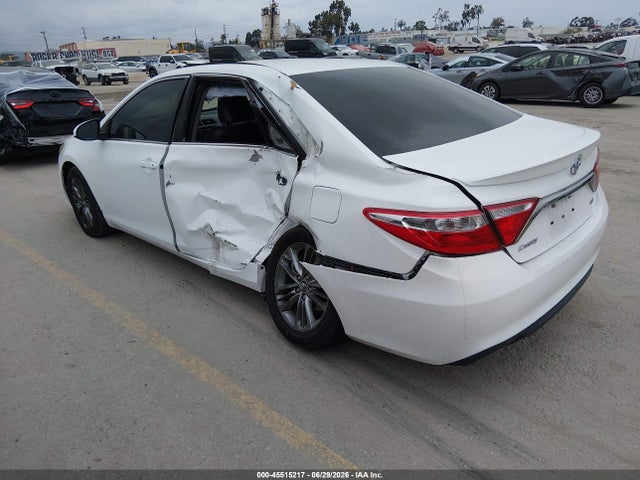 2017 TOYOTA CAMRY SE 3