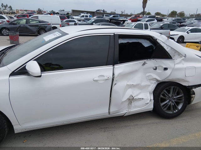 2017 TOYOTA CAMRY SE 6
