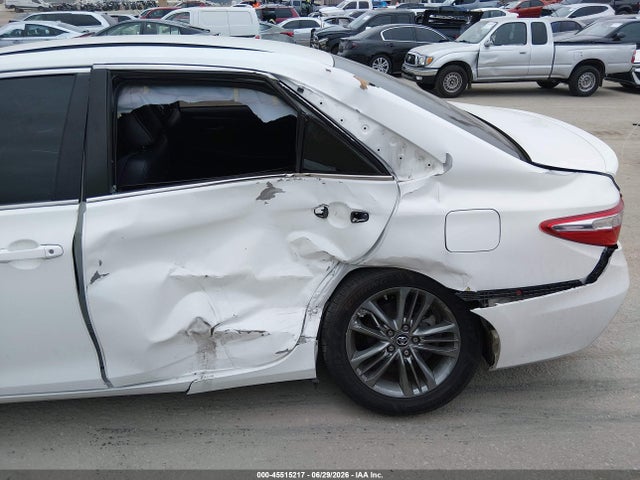 2017 TOYOTA CAMRY SE 12