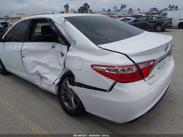 2017 TOYOTA CAMRY SE 13