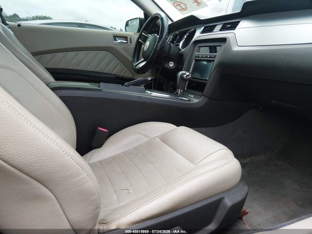 صورة 5 لـ 2011 FORD MUSTANG V6 PREMIUM