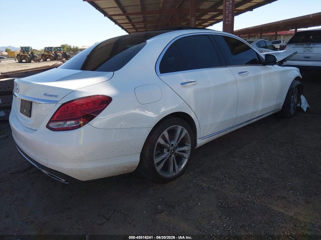 صورة 4 لـ 2018 Mercedes-BENZ C 300 4MATIC