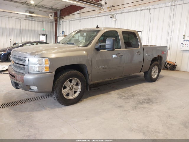 2013 Chevrolet SILVERADO 1500 LT 照片 2