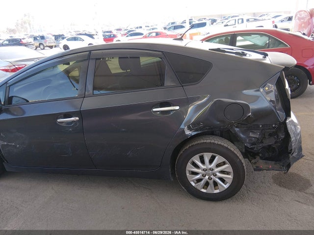 صورة مصغرة 12 لـ 2014 Toyota PRIUS PLUG-IN