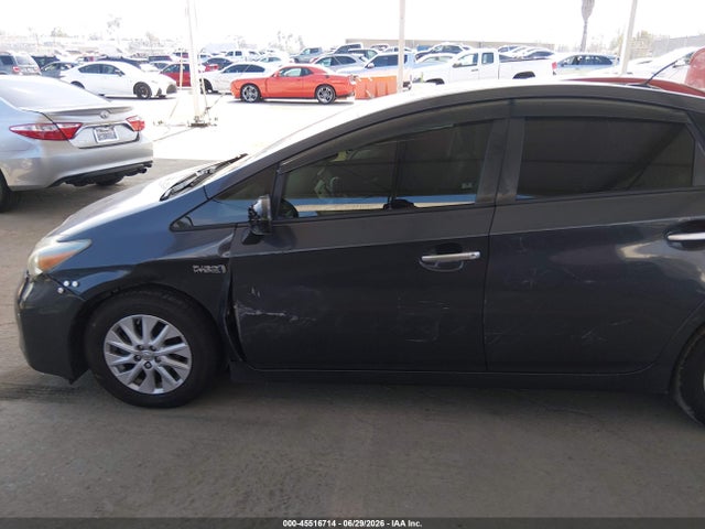 صورة مصغرة 13 لـ 2014 Toyota PRIUS PLUG-IN